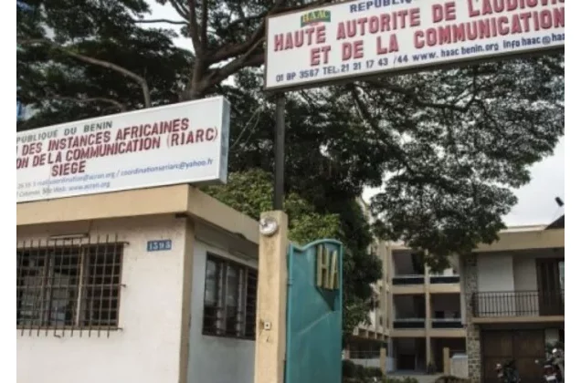 Publicité et communication institutionnelle : une précision de la HAAC sur le choix des médias