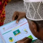 Élections communales et législatives de 2026 : la CENA remet les spécimens des bulletins uniques aux partis politiques