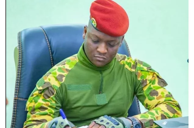 Burkina Faso : la suppression de 4 jours fériés fait gagner 17 milliards f cfa au pays, ce qui va changer