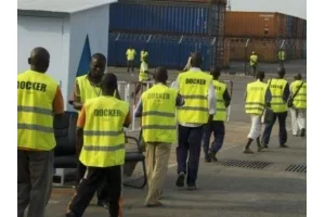 Port de Cotonou : plus de tenues dotées de poches volumineuses pour les dockers, 8 mesures prises contre le vol