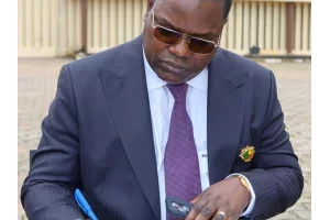 Révision de la constitution : les explications de Aké Natondé, président du Groupe parlementaire UP-R