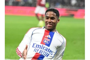 Ligue 1 : auteur d'un triplé, le brésilien Endrick, une recrue idéale pour l'OL