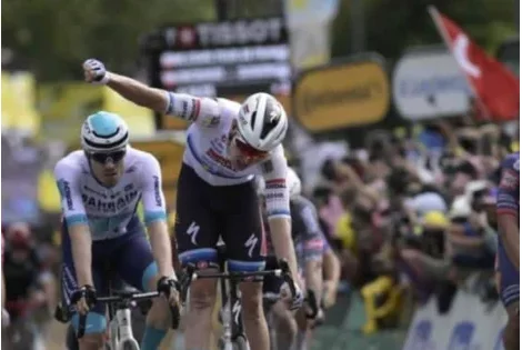 Tour de France 2025 : Tim Merlier remporte la 3è étape, marquée par des chutes, au sprint