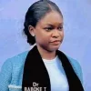 À 23 ans, la chanteuse Indira décroche son doctorat en médecine