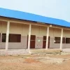Dogbo : François Gbodo dote le CEG 2 de deux salles de classe entièrement rénovées et de 64 tables-bancs