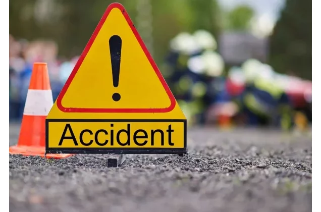 Bénin : un camion chargé de maïs et de soja se renverse et bloque la route inter-Etats à N'Dali