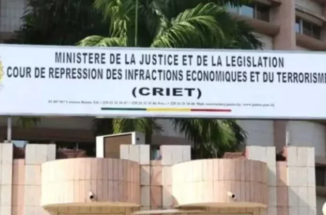 Bénin : deux jeunes hommes risquent 4 ans de prison pour cybercriminalité à la Criet