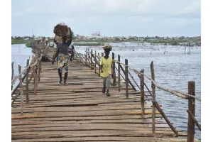 Sèmè-Podji : l'État relance les études pour la construction de la passerelle de Tchonvi
