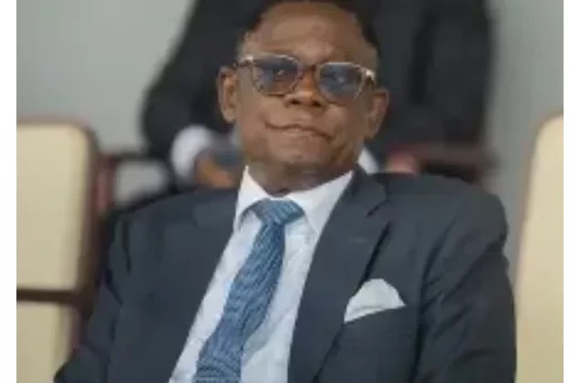 « Si je ne suis pas d'accord avec les mécanismes du Sénat, j'ai mon … », les avertissements de Holo