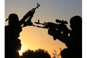 Terrorisme : voici comment les groupes armés recrutent et exploitent les jeunes en Afrique de l'Ouest