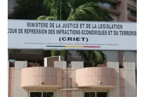Tentative de putsch déjoué au Bénin : une dizaine de mandats d'arrêt lancés