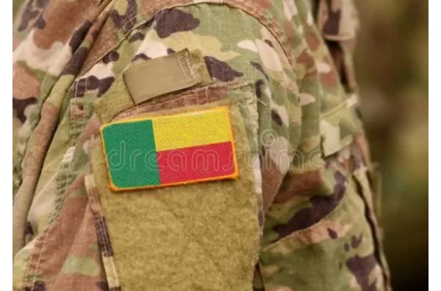 Bénin : devant la Criet, un sergent détenu pour vente de tenues militaires, évoque ‘'la mauvaise qualité des uniformes réglementaires''