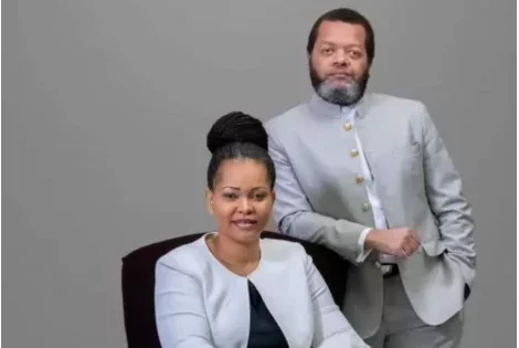 Insolite : il se rend sur la tombe de l'ex-épouse de Tunasi pour protester contre le remariage du Pasteur
