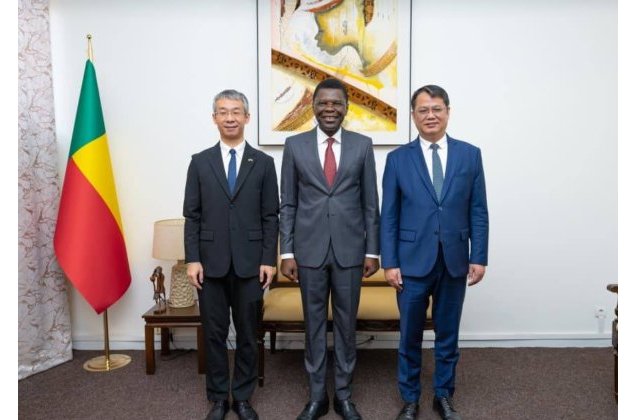 Assemblée nationale : les ambassadeurs de France et de Chine accrédités au Bénin chez Djogbénou