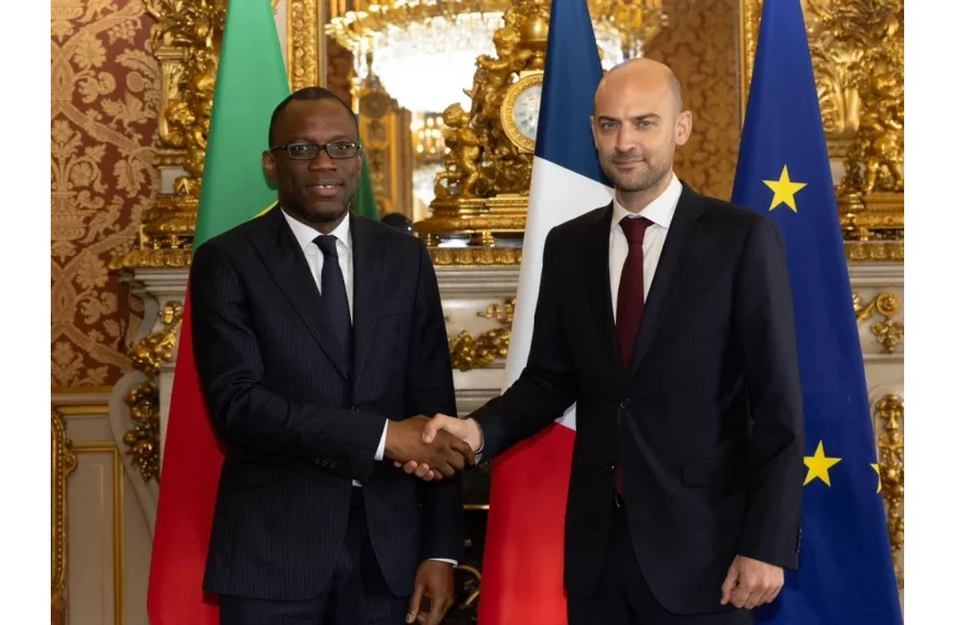 Diplomatie : le ministre Olushegun Bakari reçu par Jean Noël Barrot à Paris