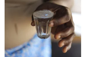 Dogbo : la Police saisit 770 litres de "Sodabi" impropre à la consommation 