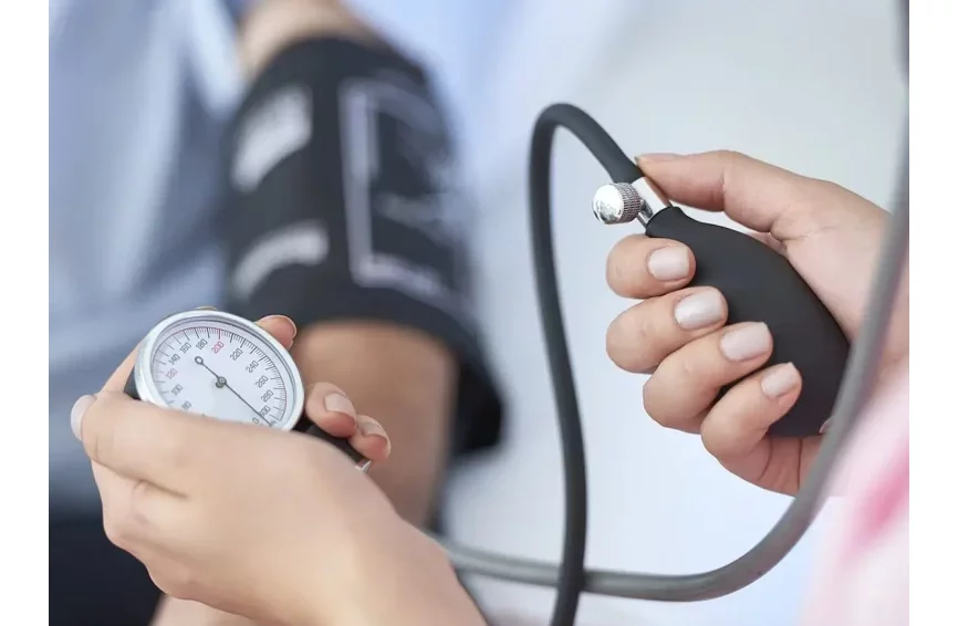 Dr Kamel Lafia, le cardiologue béninois parle de l'hypertension artérielle et ses 06 signes graves mais souvent banalisés