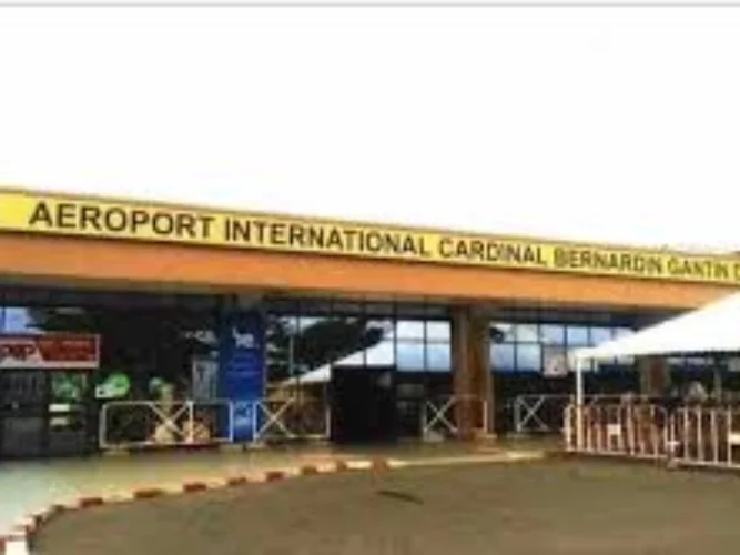 Bénin : La Brigade économique et financière démantèle un réseau de trafic de passeports, deux policiers impliqués