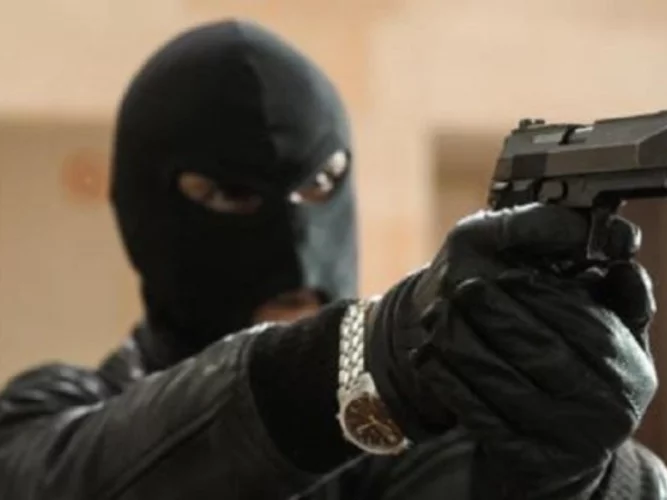 énin : une moto, des téléphones portables et de l'argent, emportés lors d'un cambriolage à Savè 