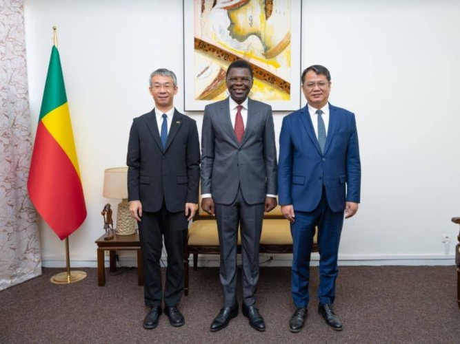 Assemblée nationale : les ambassadeurs de France et de Chine accrédités au Bénin chez Djogbénou