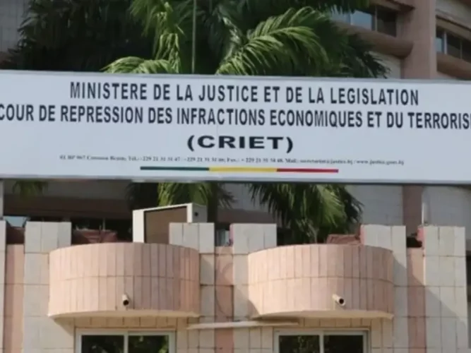 Bénin : 24 mois de prison avec sursis requis contre l'ex-SE de la mairie de Kpomassè pour malversation présumée