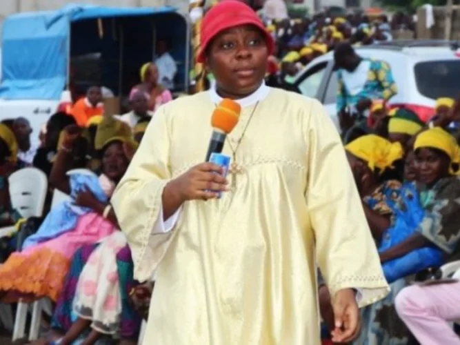 Banamè : Daagbo visée par un recours après ses récentes vidéos diffusées sur la toile, voici la raison