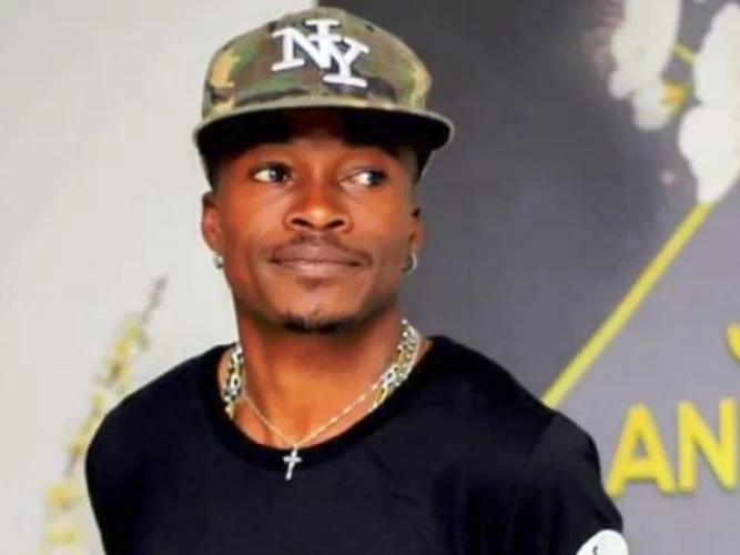 Arrestation de Debordo Leekunfa : une demande pressante de Emma Dobré et DJ Lewis