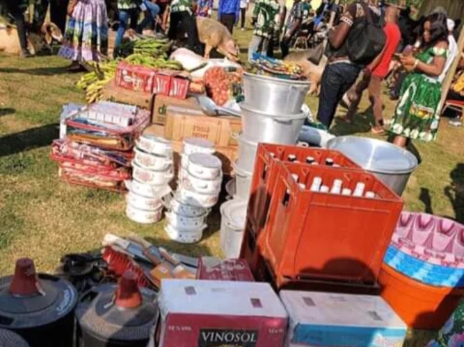 Abomey-Calavi : il loue la cour d'une auberge pour la cérémonie de dot de sa future femme