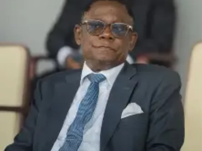 « Si je ne suis pas d'accord avec les mécanismes du Sénat, j'ai mon … », les avertissements de Holo