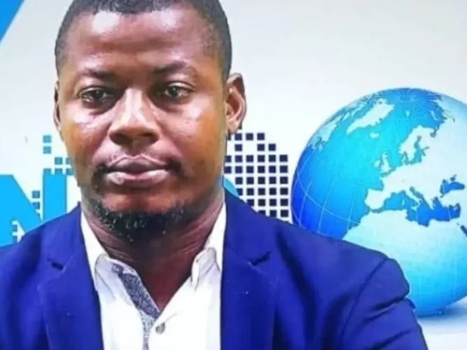 Hugues Sossoukpè : une relative accalmie sur la toile depuis son arrestation, fait marquant de 2025 (détail)