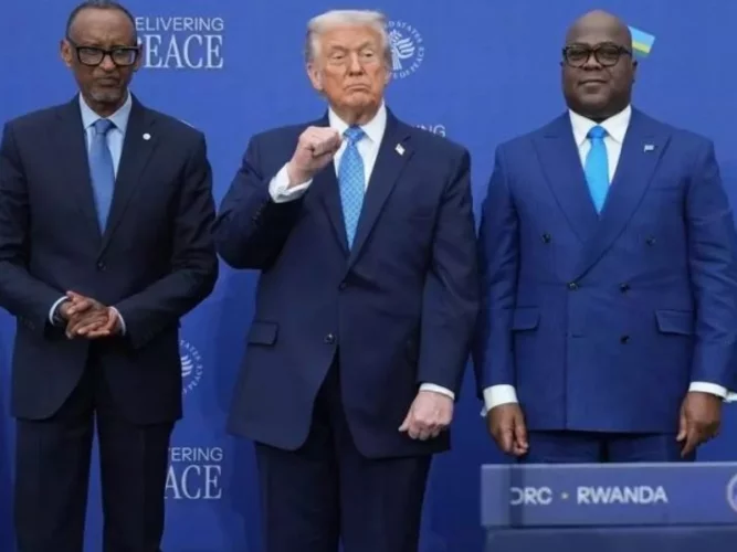 RDC-Rwanda : devant Trump, Tshisekedi et Kagame signent un accord de paix