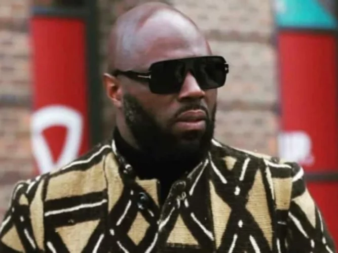 Criet : l'ex-compagne de Kemi Seba libérée et placée sous convocation 