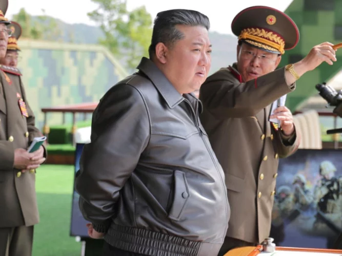 Kim Jong-un affirme armer la marine nord-coréenne d'armes nucléaires