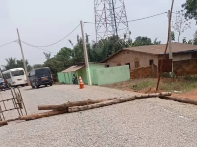 Département du Couffo : la population de Madjrè bloque les travaux de la route Dogbo-Lalo pour cette raison