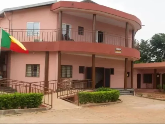 Augmentation des taxes à Bopa : Les populations crient leur ras-le-bol, le maire Djossou se défend