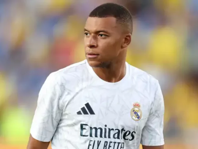 Réal Madrid : Kylian Mbappé veut faire perdre le boulot à un policier