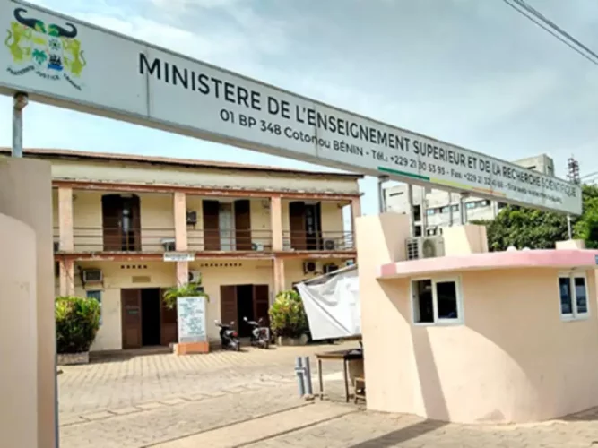 Bénin : la mise en garde de la DGES aux nouveaux bacheliers contre certaines écoles de santé à l'étranger