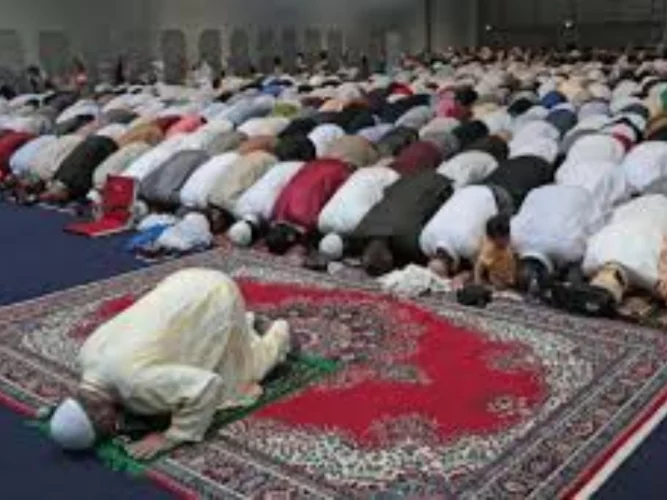 Nigeria : neuf musulmans arrêtés pour avoir mangé en public le premier jour du Ramadan 