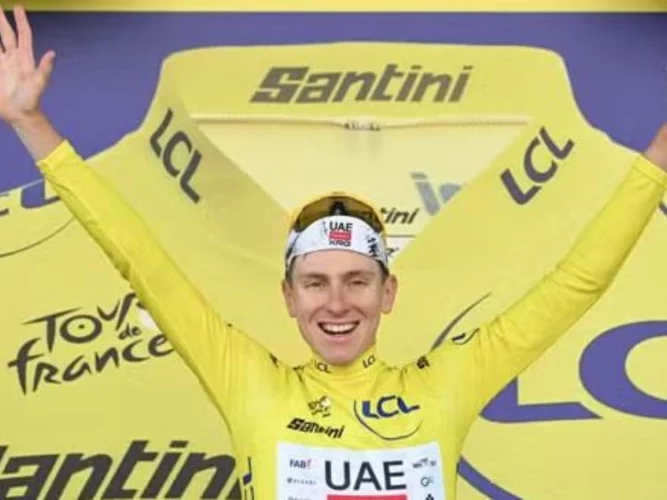 Tour de France. Remco Evenepoel remporte le contre-la-montre, Pogacar prend le maillot jaune