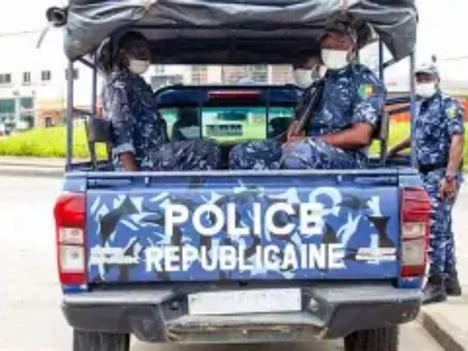 Bénin : cinq personnes interpellées par la police, pour vol de motos à Godomey