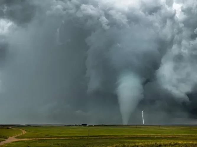 Brésil : 05 morts et plus de 130 blessés suite à une tornade