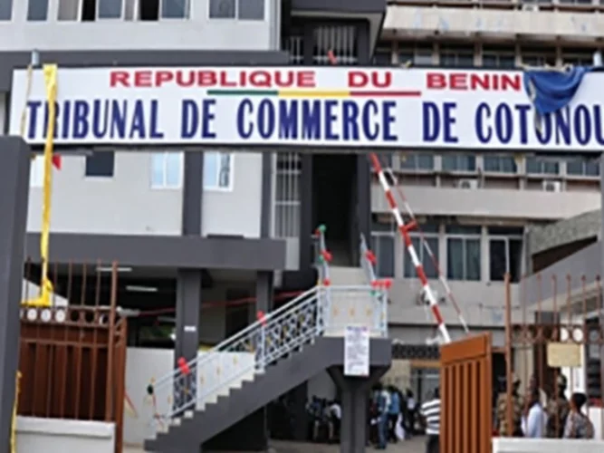 Bénin : un débiteur du PADME sollicite un délai de grâce devant le tribunal de commerce de Cotonou