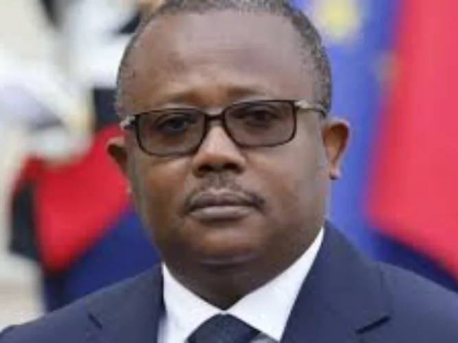 Guinée-Bissau : le président déchu Umaro Sissoco Embaló exfiltré et accueilli au Sénégal