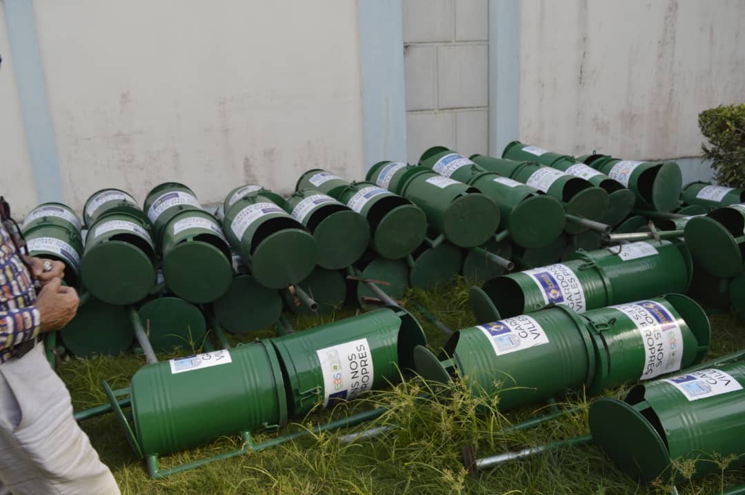 80 poubelles métalliques pour assainir la ville