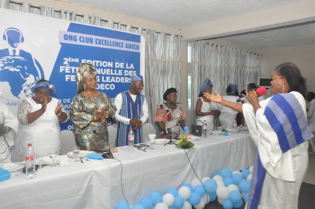 Le podium au cours de la célébration