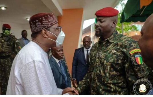 boni_yayi_et_doumbouya.jpg