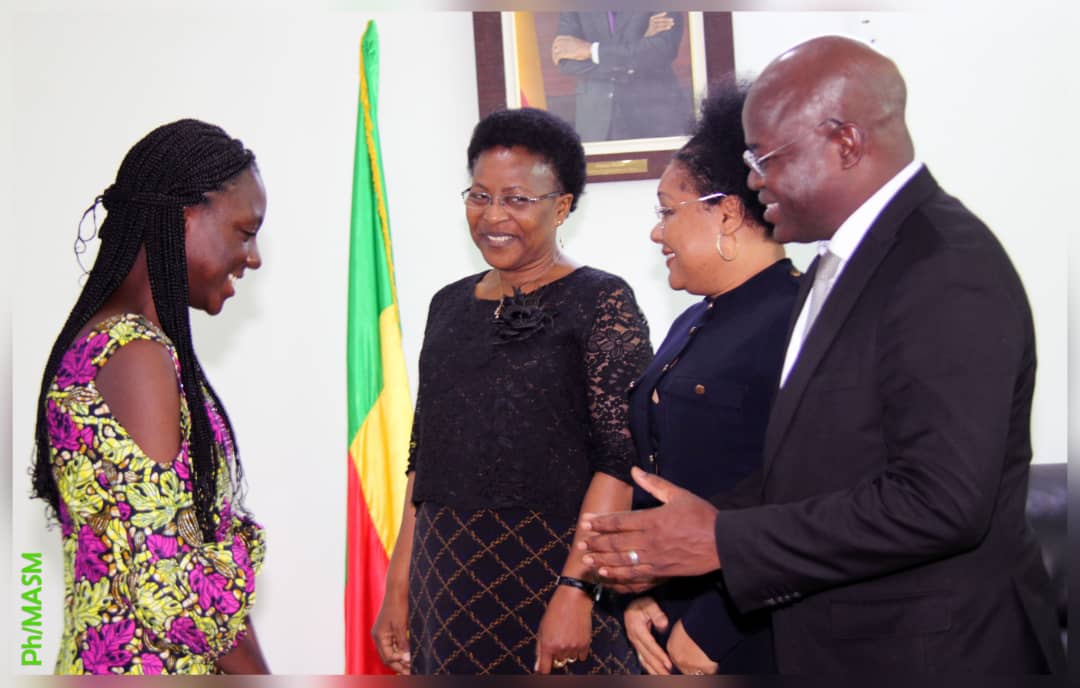 ministre_et_laureat.jpg