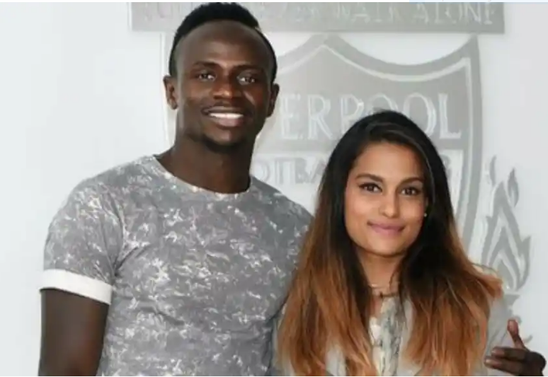 sadio_mane_et_sa_copine.png