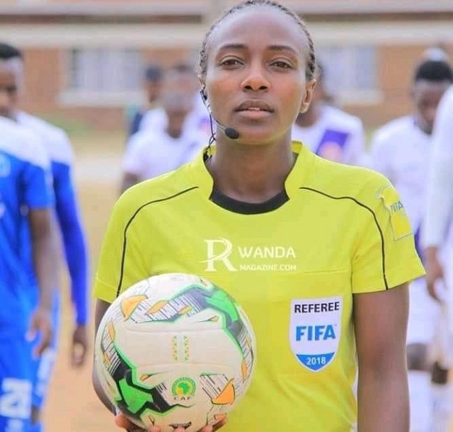 la-rwandaise-salima-mukansanga-la-premiere-femme-arbitre-de-la-can.jpg