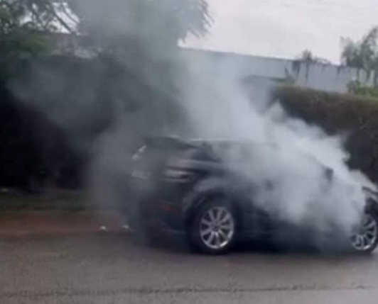 voiture_en_feu-48302.jpg